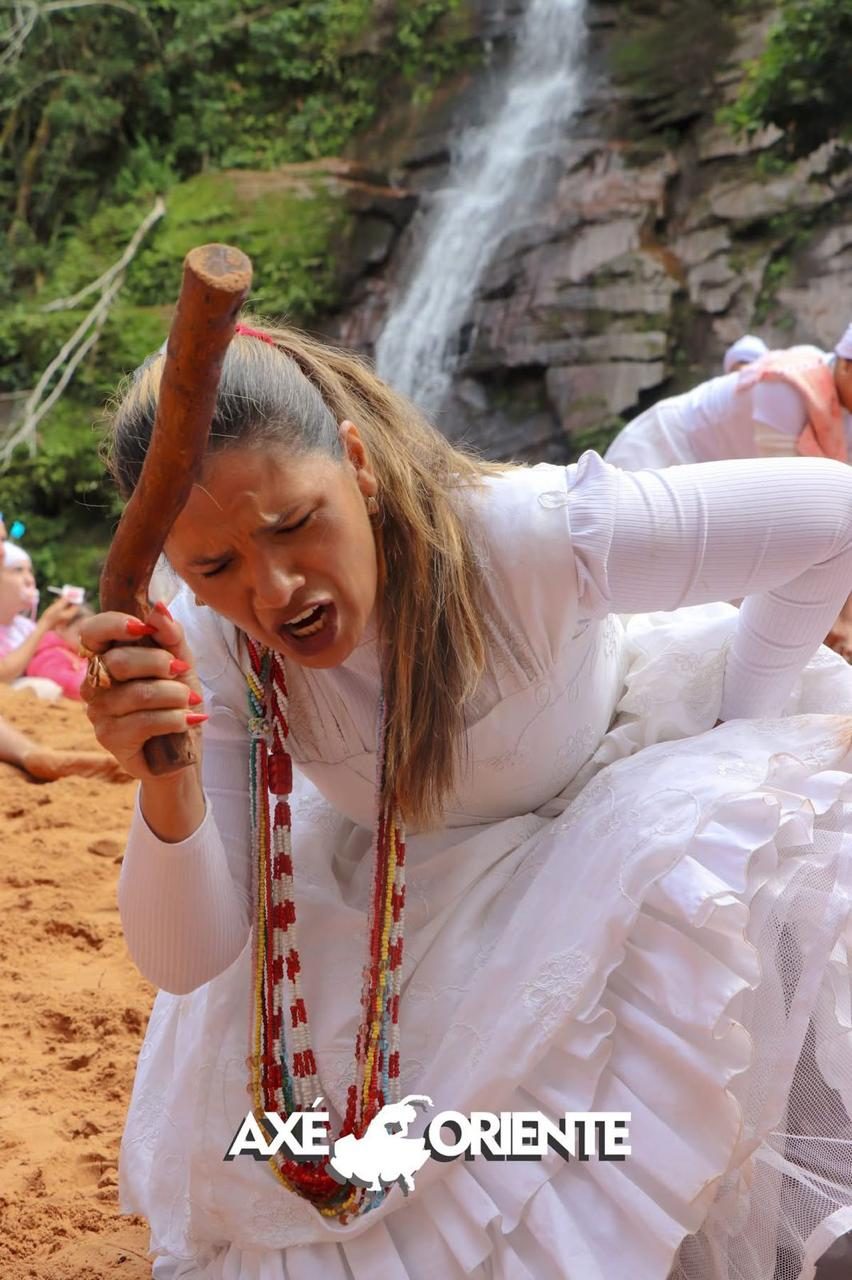 Trabalho de Umbanda em cachoeira